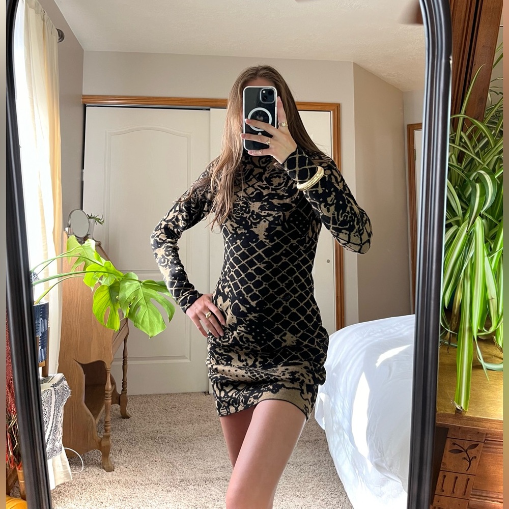 Venus Long-Sleeve Sweaterdress